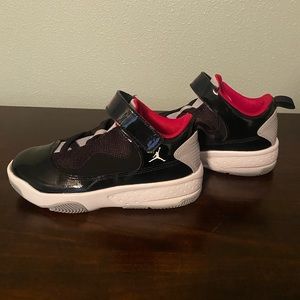 Boys Jordan Sneakers